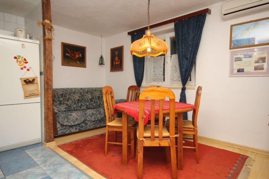 Apartments With A Parking Space Komiza, Vis - 8866 Номер фото